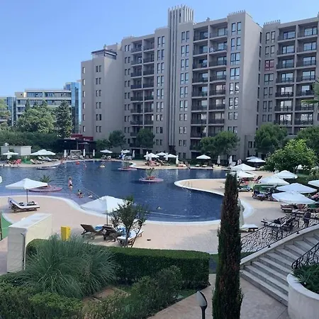 V 5 Rezorte S Vyhladom Na A Bazeny Apartament *
