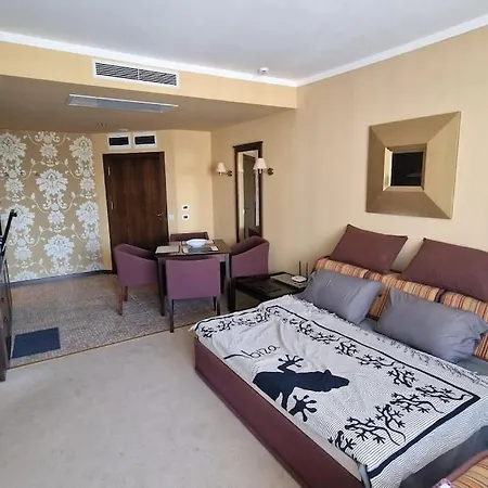 V 5 Rezorte S Vyhladom Na A Bazeny Apartament